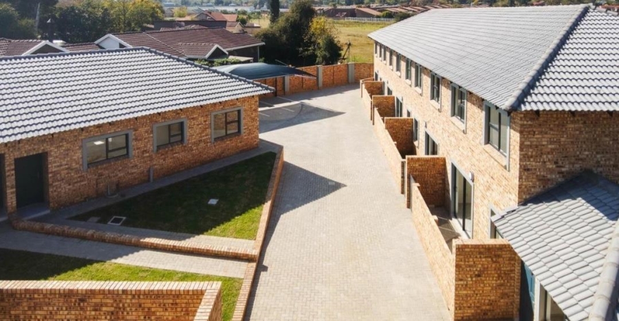 2 Bedroom Property for Sale in Brackendowns Gauteng