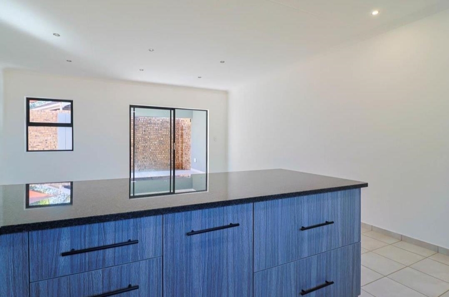 2 Bedroom Property for Sale in Brackendowns Gauteng