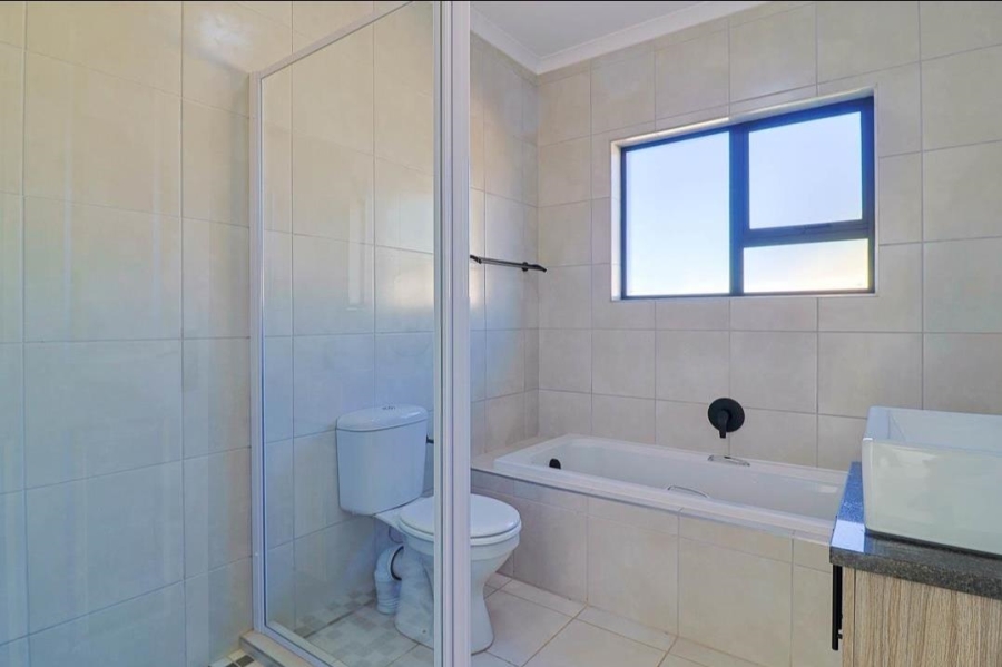 2 Bedroom Property for Sale in Brackendowns Gauteng
