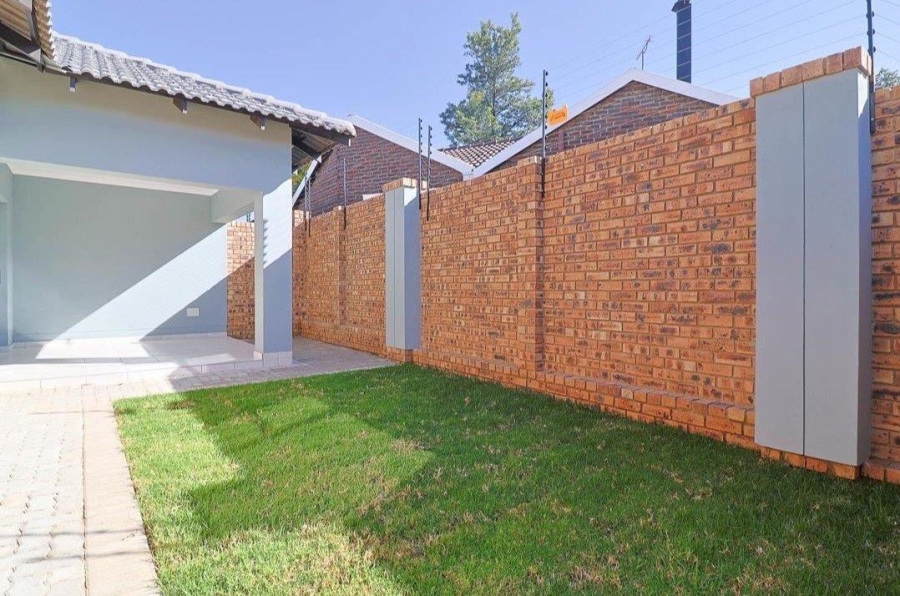 2 Bedroom Property for Sale in Brackendowns Gauteng