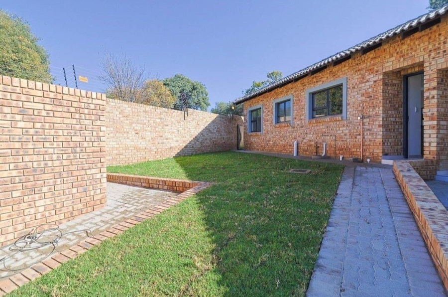 2 Bedroom Property for Sale in Brackendowns Gauteng
