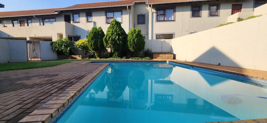 3 Bedroom Property for Sale in Verwoerdpark Gauteng