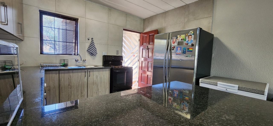 3 Bedroom Property for Sale in Verwoerdpark Gauteng