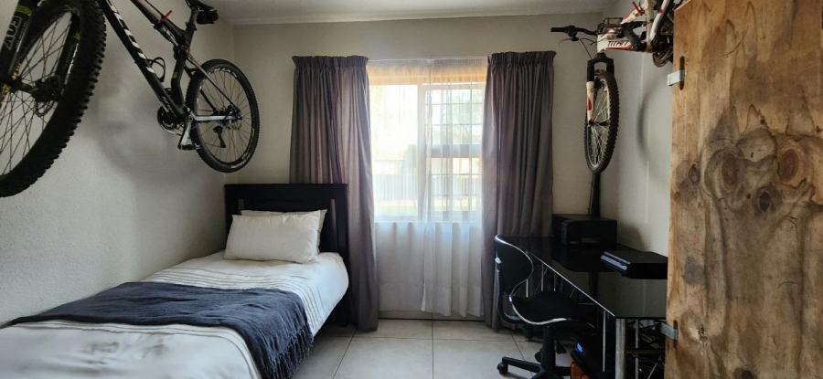 3 Bedroom Property for Sale in Verwoerdpark Gauteng