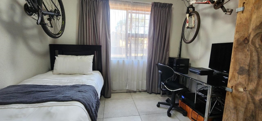 3 Bedroom Property for Sale in Verwoerdpark Gauteng