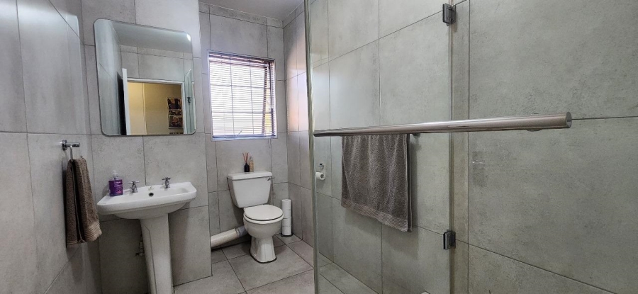 3 Bedroom Property for Sale in Verwoerdpark Gauteng