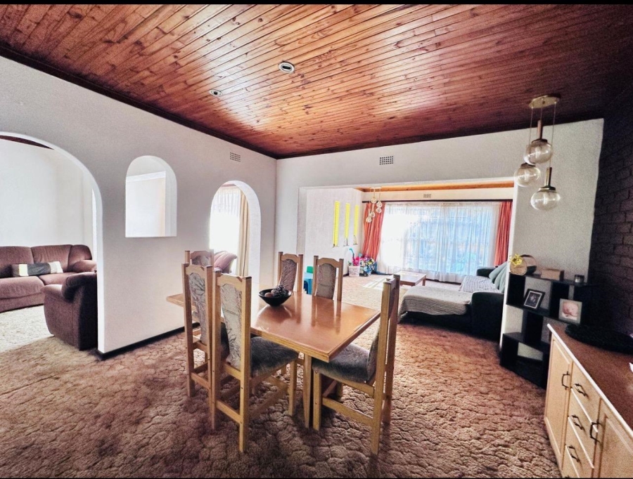 4 Bedroom Property for Sale in Verwoerdpark Gauteng