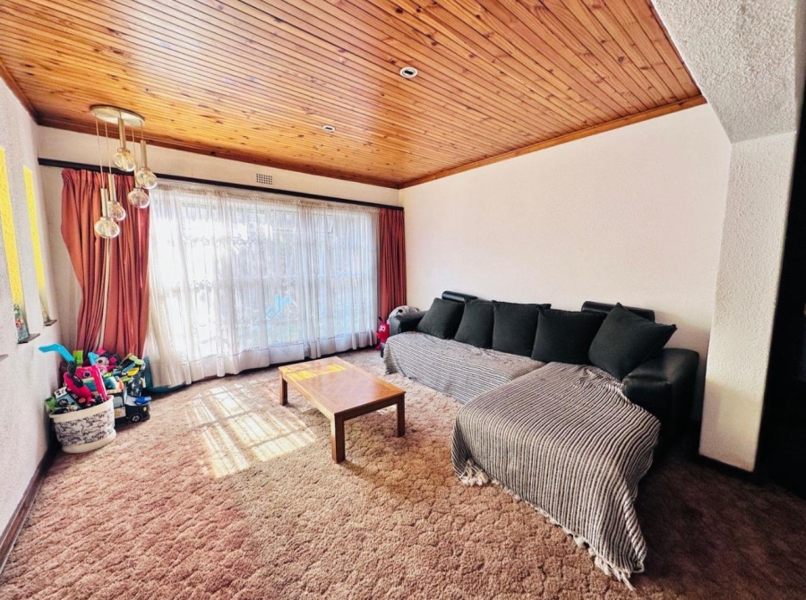 4 Bedroom Property for Sale in Verwoerdpark Gauteng