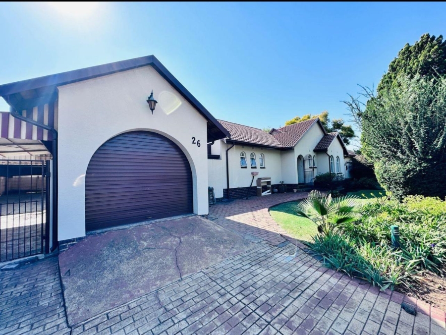 4 Bedroom Property for Sale in Verwoerdpark Gauteng