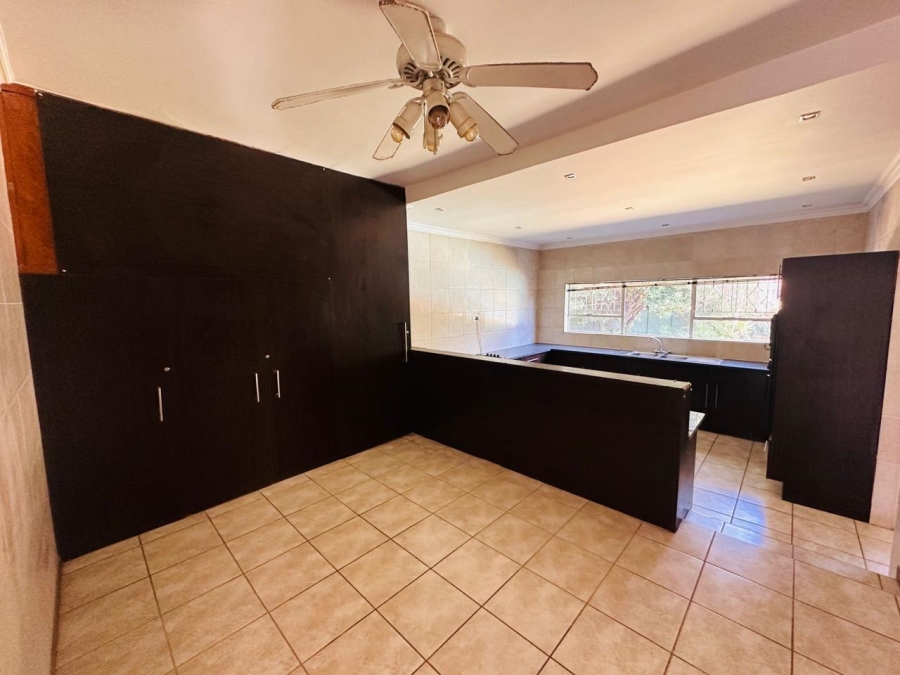 4 Bedroom Property for Sale in Verwoerdpark Gauteng