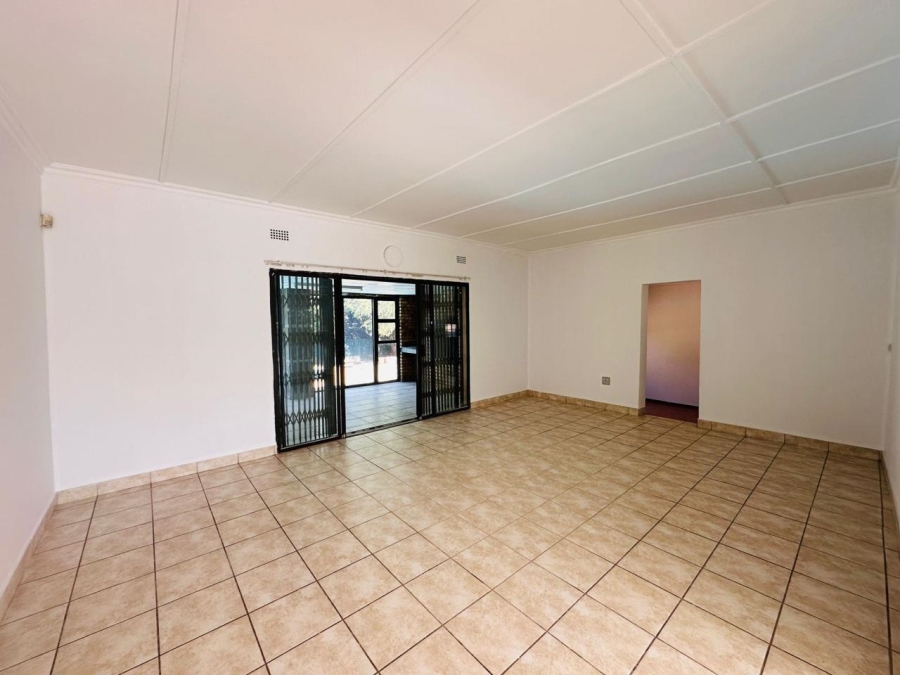 4 Bedroom Property for Sale in Verwoerdpark Gauteng