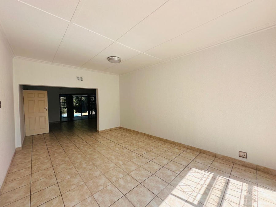 4 Bedroom Property for Sale in Verwoerdpark Gauteng