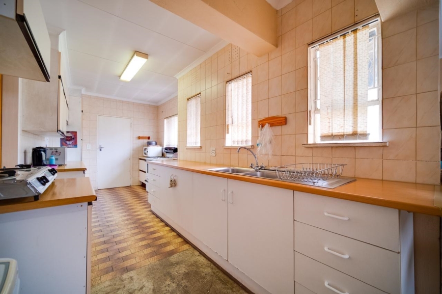 5 Bedroom Property for Sale in Verwoerdpark Gauteng