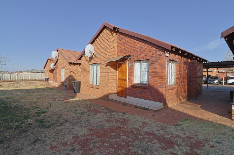 2 Bedroom Property for Sale in Protea Glen Gauteng
