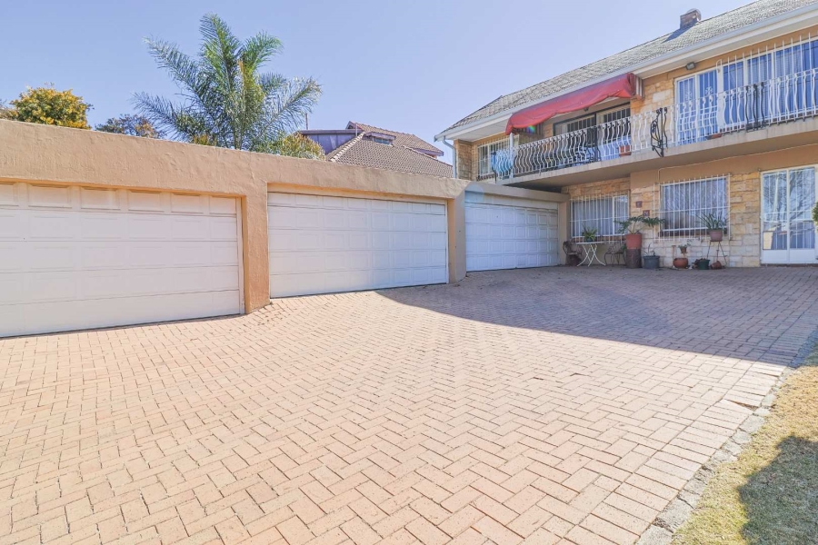 3 Bedroom Property for Sale in Linmeyer Gauteng