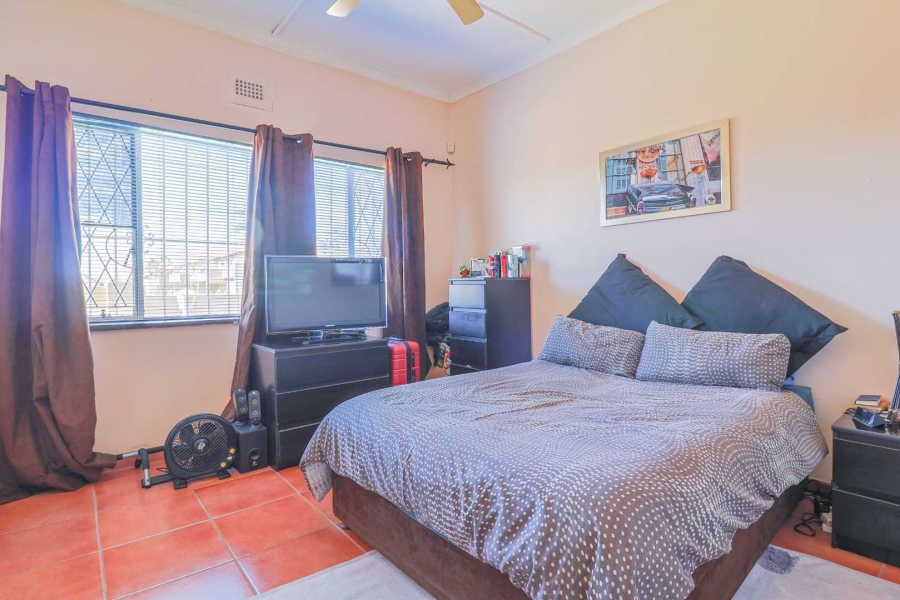 3 Bedroom Property for Sale in Linmeyer Gauteng
