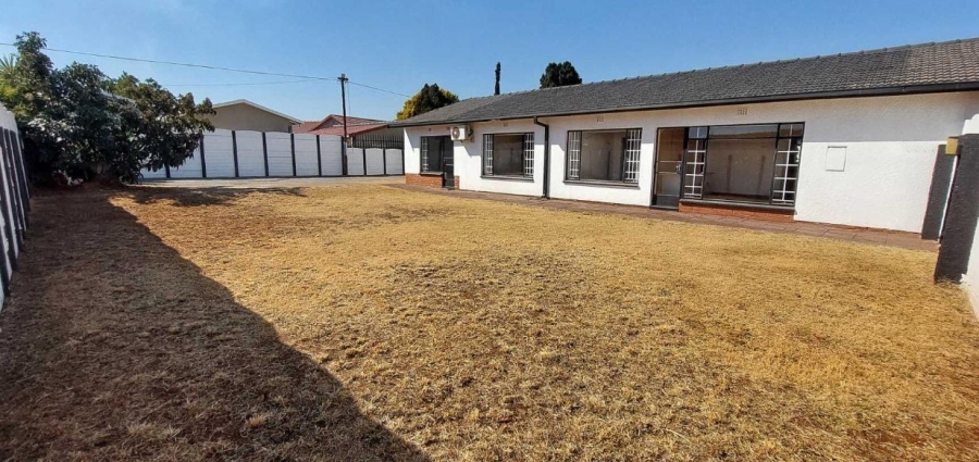 3 Bedroom Property for Sale in Verwoerdpark Gauteng