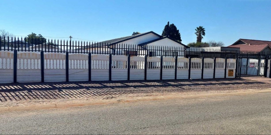 3 Bedroom Property for Sale in Verwoerdpark Gauteng