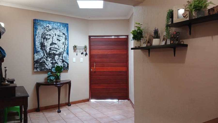 4 Bedroom Property for Sale in Hurlingham Manor Gauteng