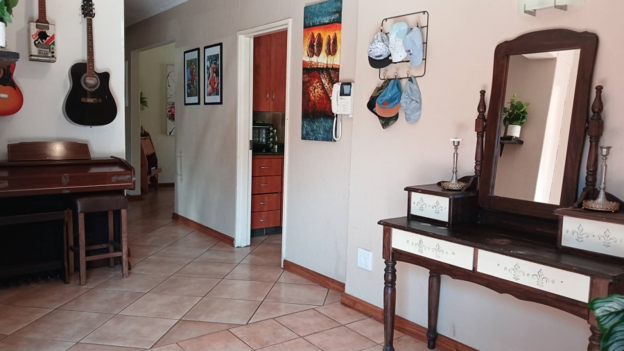 4 Bedroom Property for Sale in Hurlingham Manor Gauteng