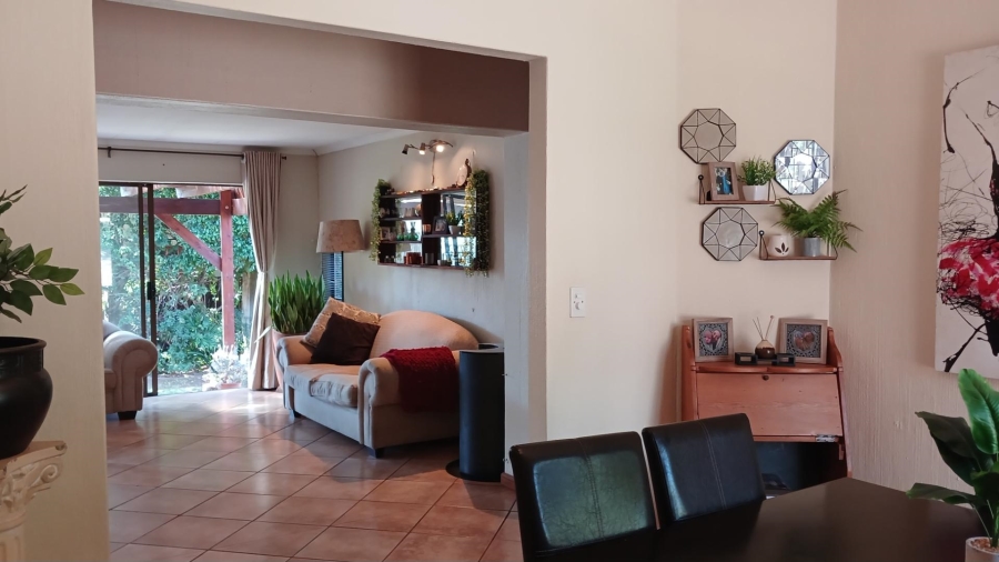 4 Bedroom Property for Sale in Hurlingham Manor Gauteng