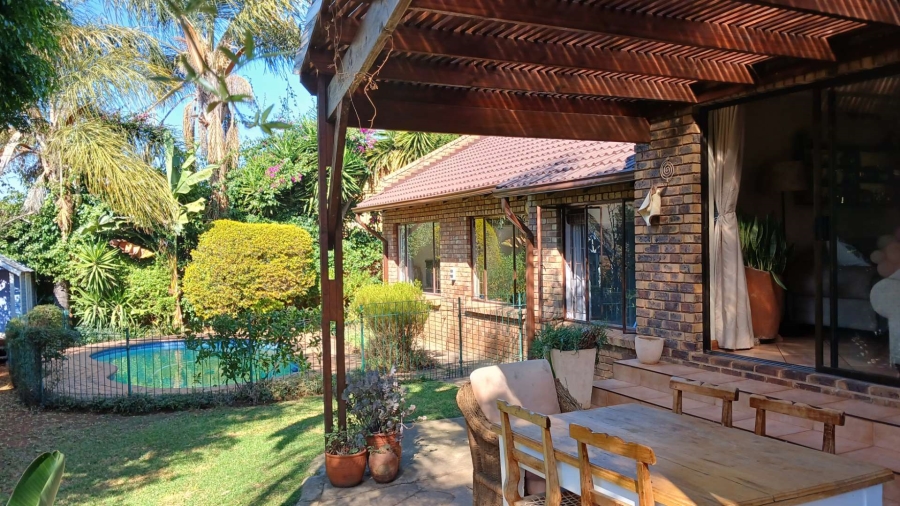 4 Bedroom Property for Sale in Hurlingham Manor Gauteng