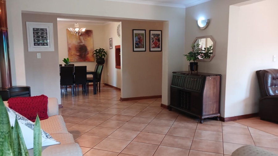 4 Bedroom Property for Sale in Hurlingham Manor Gauteng
