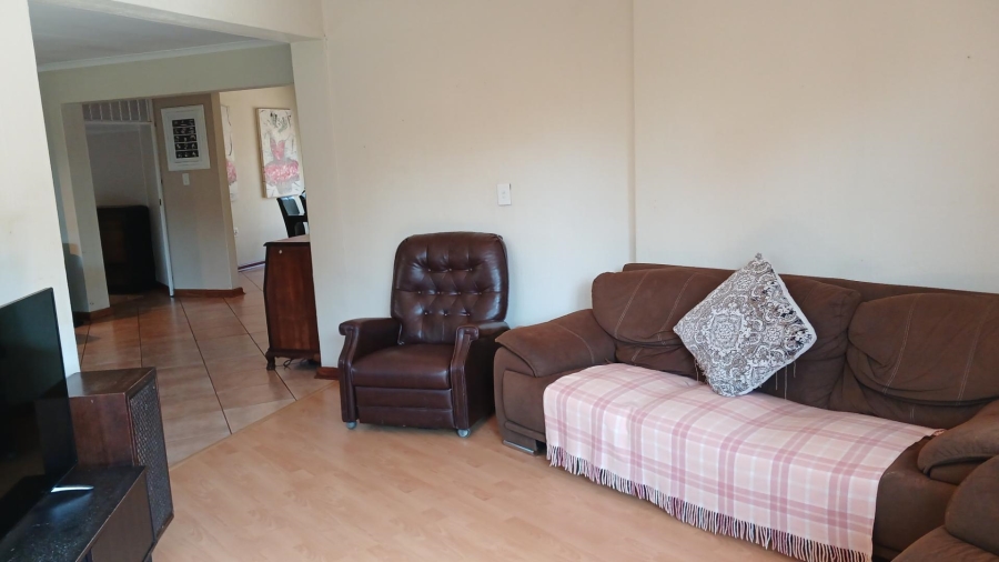 4 Bedroom Property for Sale in Hurlingham Manor Gauteng