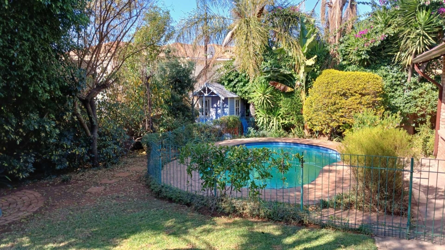 4 Bedroom Property for Sale in Hurlingham Manor Gauteng