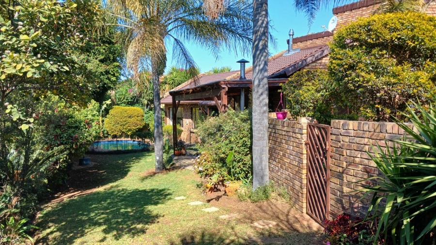 4 Bedroom Property for Sale in Hurlingham Manor Gauteng