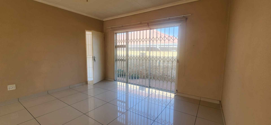 3 Bedroom Property for Sale in New Redruth Gauteng