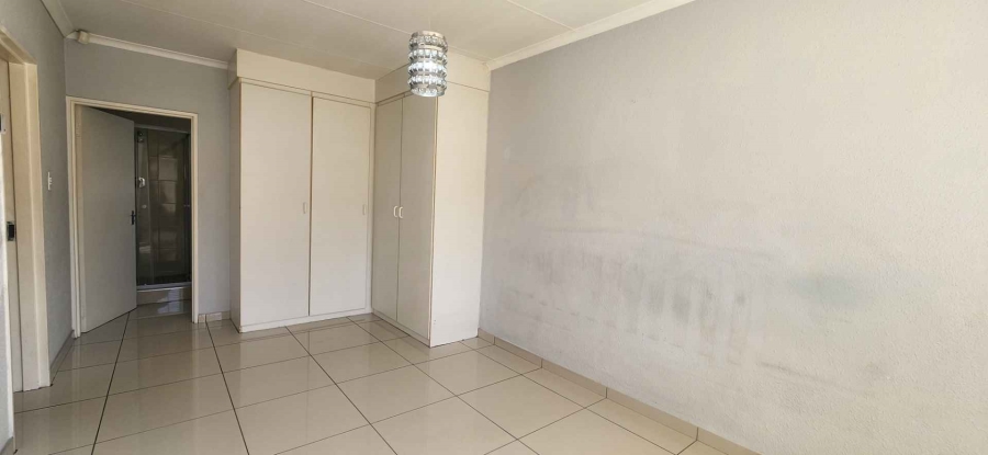 3 Bedroom Property for Sale in New Redruth Gauteng