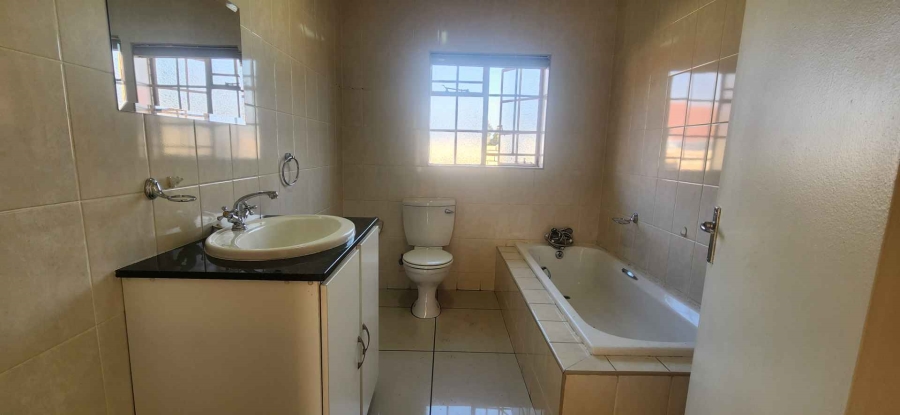 3 Bedroom Property for Sale in New Redruth Gauteng