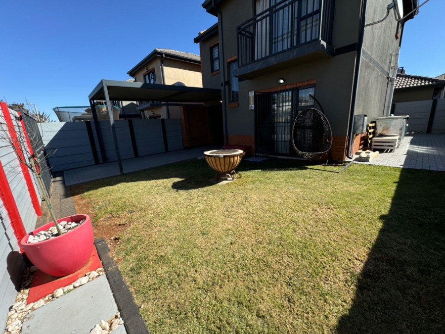3 Bedroom Property for Sale in Albertsdal Gauteng