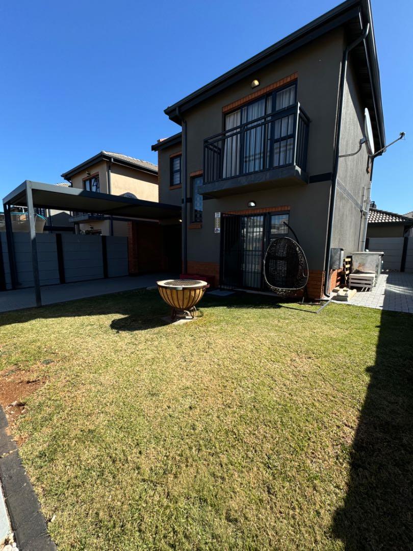 3 Bedroom Property for Sale in Albertsdal Gauteng