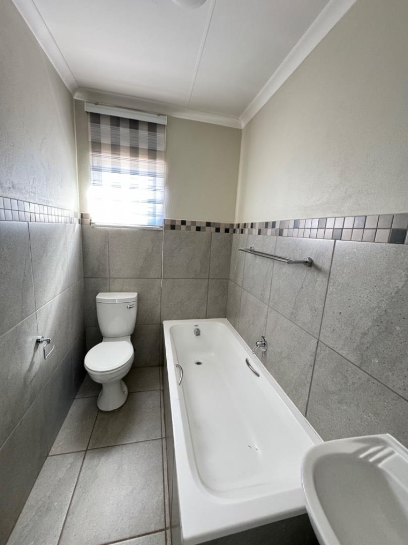3 Bedroom Property for Sale in Albertsdal Gauteng