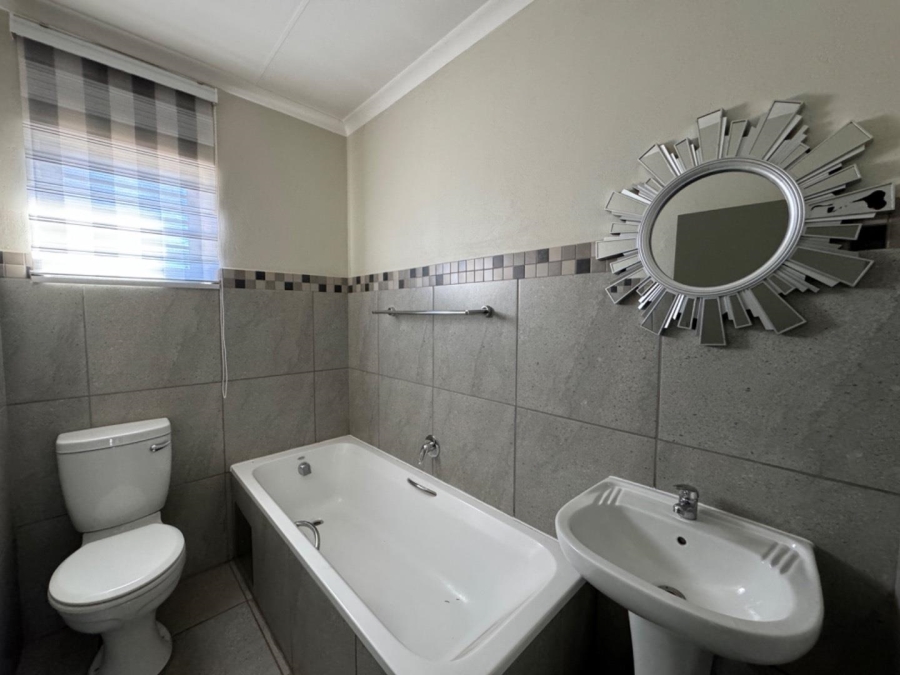 3 Bedroom Property for Sale in Albertsdal Gauteng