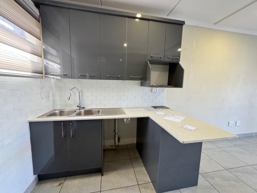3 Bedroom Property for Sale in Albertsdal Gauteng