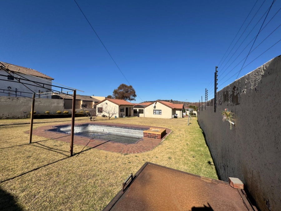 4 Bedroom Property for Sale in Meredale Gauteng