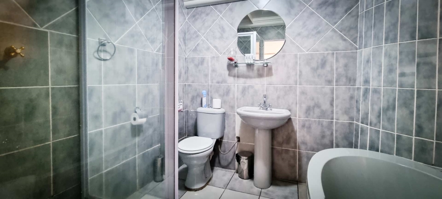 Commercial Property for Sale in Dinokeng Gauteng