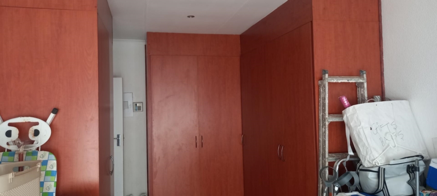 2 Bedroom Property for Sale in South Crest Gauteng
