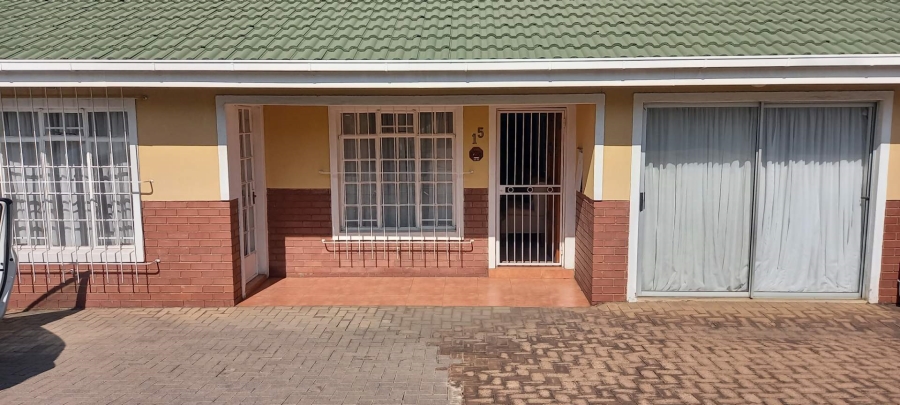 2 Bedroom Property for Sale in South Crest Gauteng