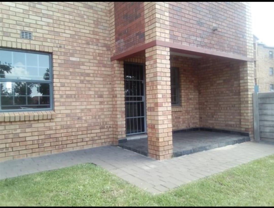 2 Bedroom Property for Sale in Montana Tuine Gauteng