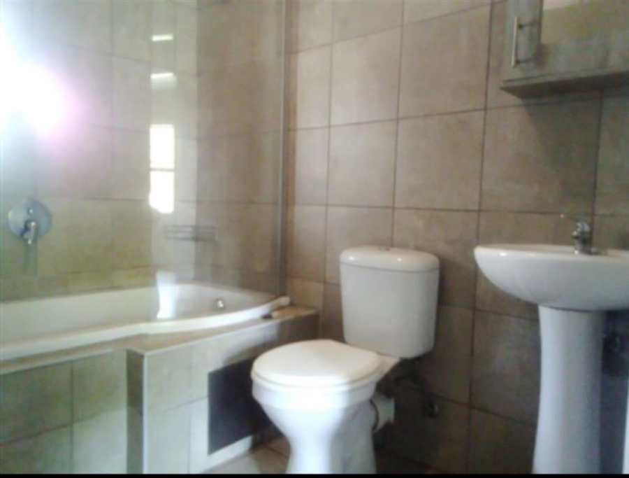2 Bedroom Property for Sale in Montana Tuine Gauteng