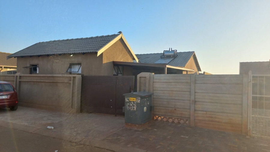 2 Bedroom Property for Sale in Sky City Gauteng