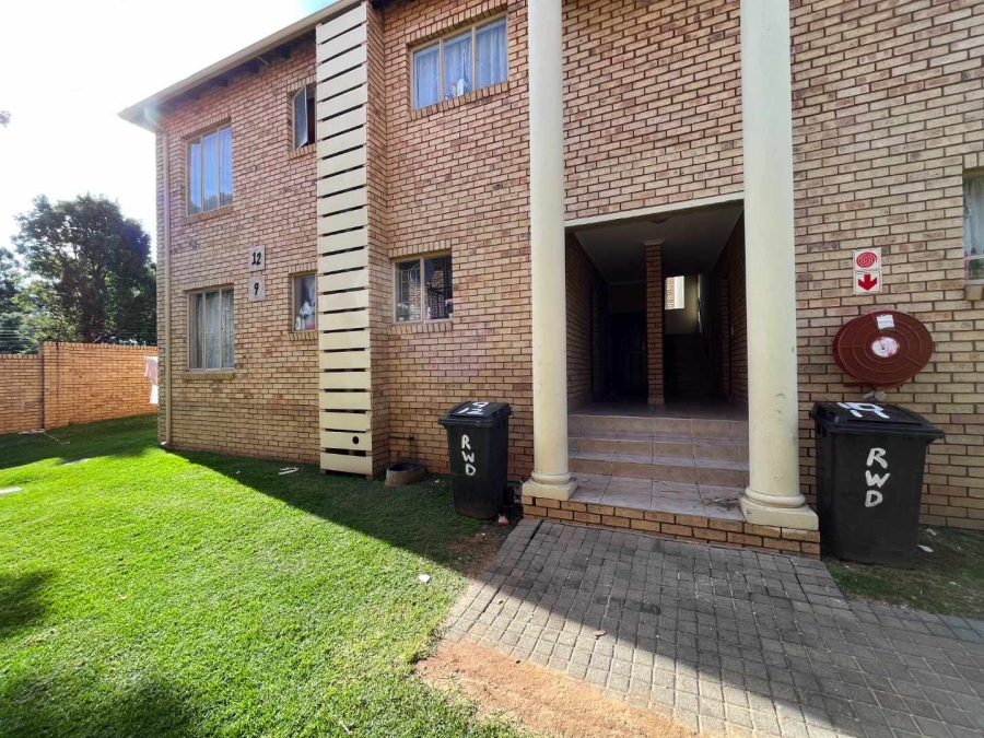 2 Bedroom Property for Sale in Greenhills Gauteng