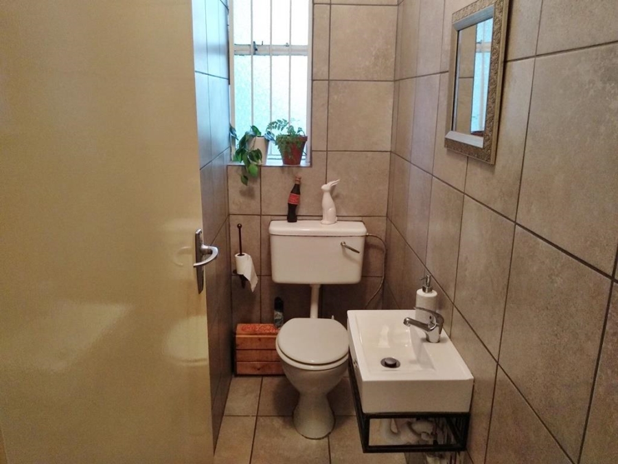 2 Bedroom Property for Sale in Blairgowrie Gauteng