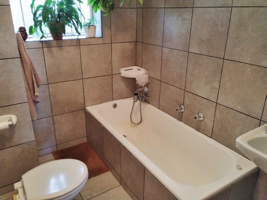 2 Bedroom Property for Sale in Blairgowrie Gauteng