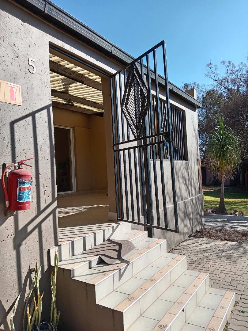 To Let 1 Bedroom Property for Rent in Bramley Park Gauteng