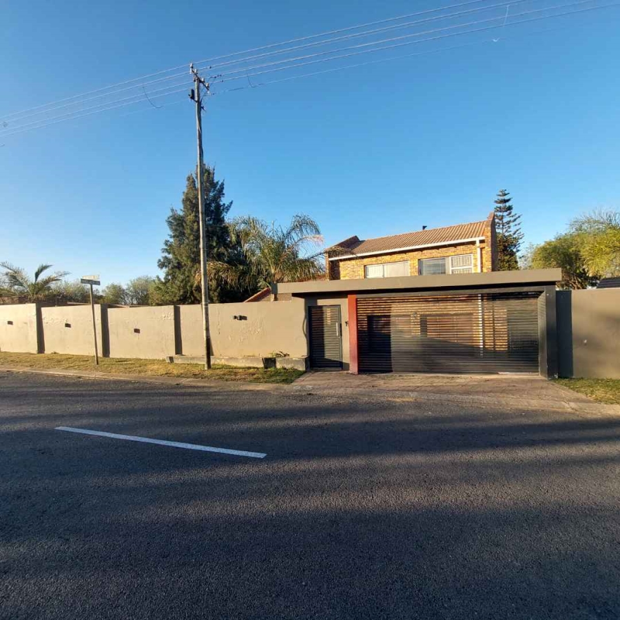 5 Bedroom Property for Sale in Suideroord Gauteng
